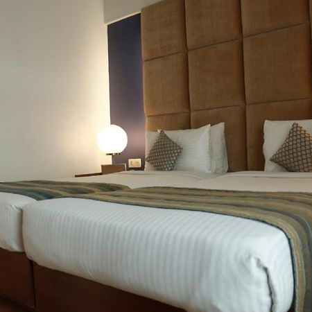 Hotel Yogi Executive, Navi Mumbai Zewnętrze zdjęcie