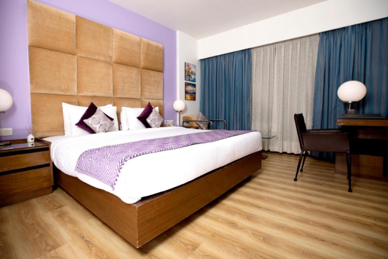 Hotel Yogi Executive, Navi Mumbai Zewnętrze zdjęcie