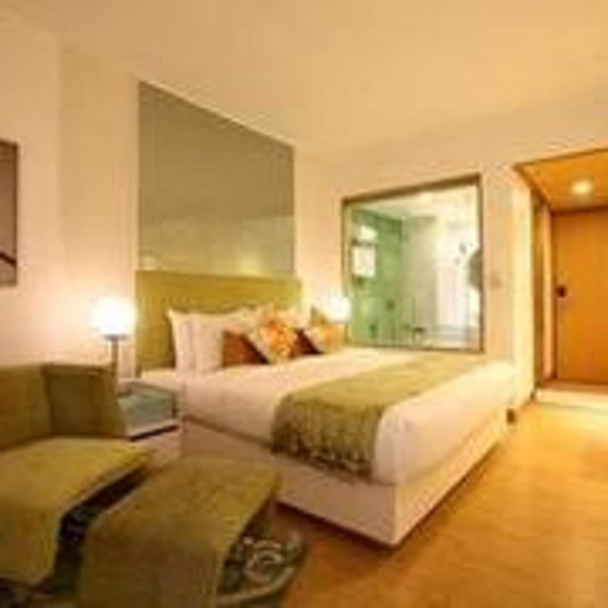 Hotel Yogi Executive, Navi Mumbai Zewnętrze zdjęcie