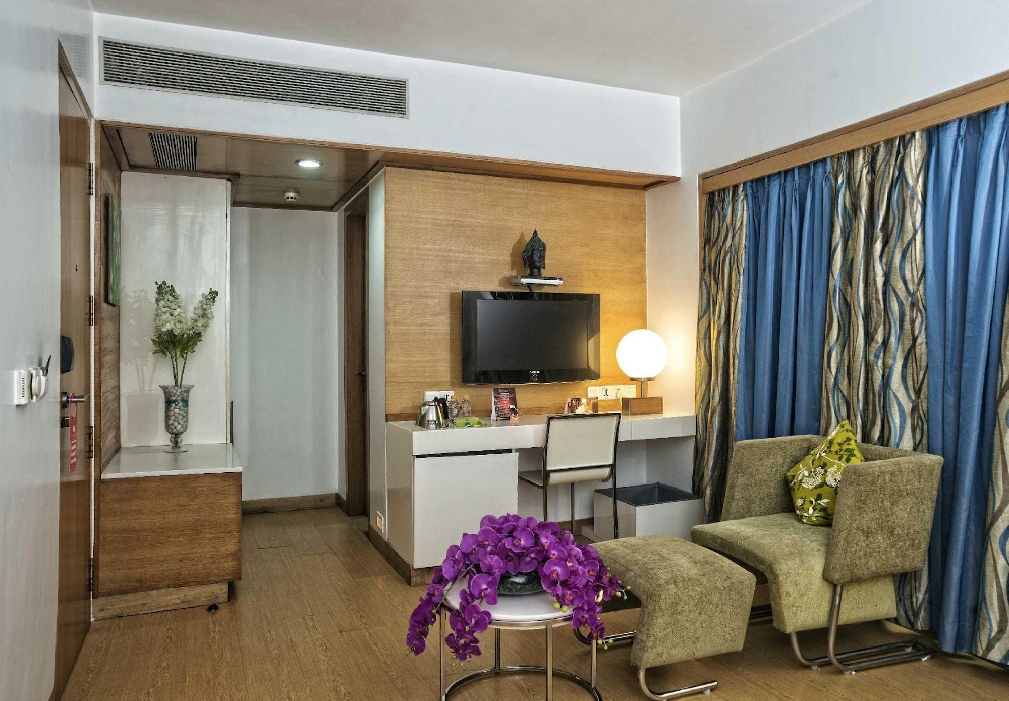 Hotel Yogi Executive, Navi Mumbai Zewnętrze zdjęcie