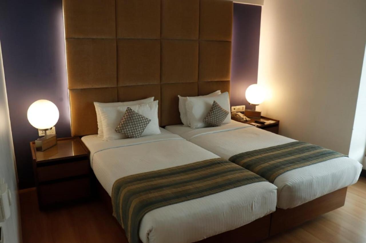 Hotel Yogi Executive, Navi Mumbai Zewnętrze zdjęcie