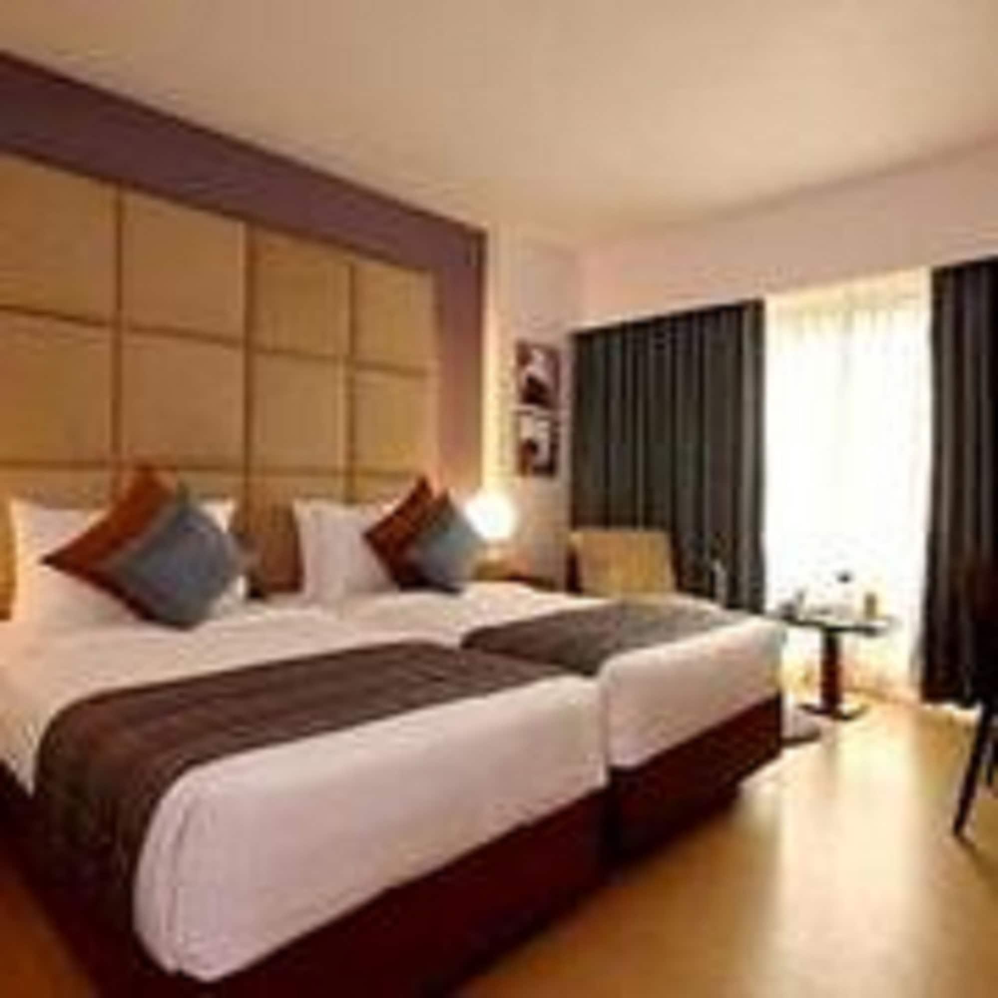 Hotel Yogi Executive, Navi Mumbai Zewnętrze zdjęcie