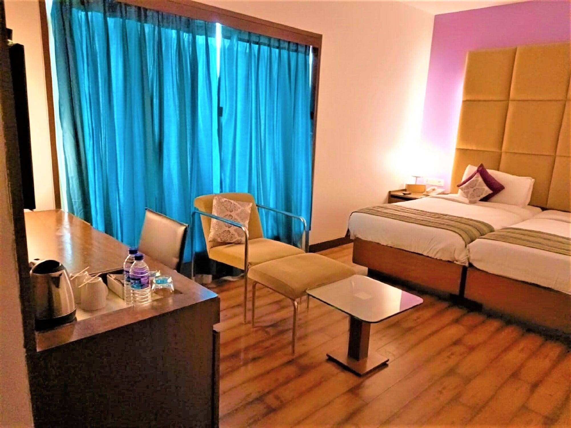Hotel Yogi Executive, Navi Mumbai Zewnętrze zdjęcie
