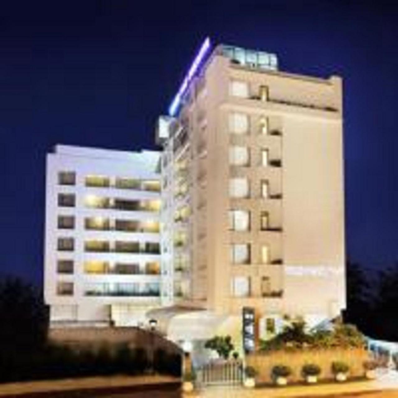 Hotel Yogi Executive, Navi Mumbai Zewnętrze zdjęcie