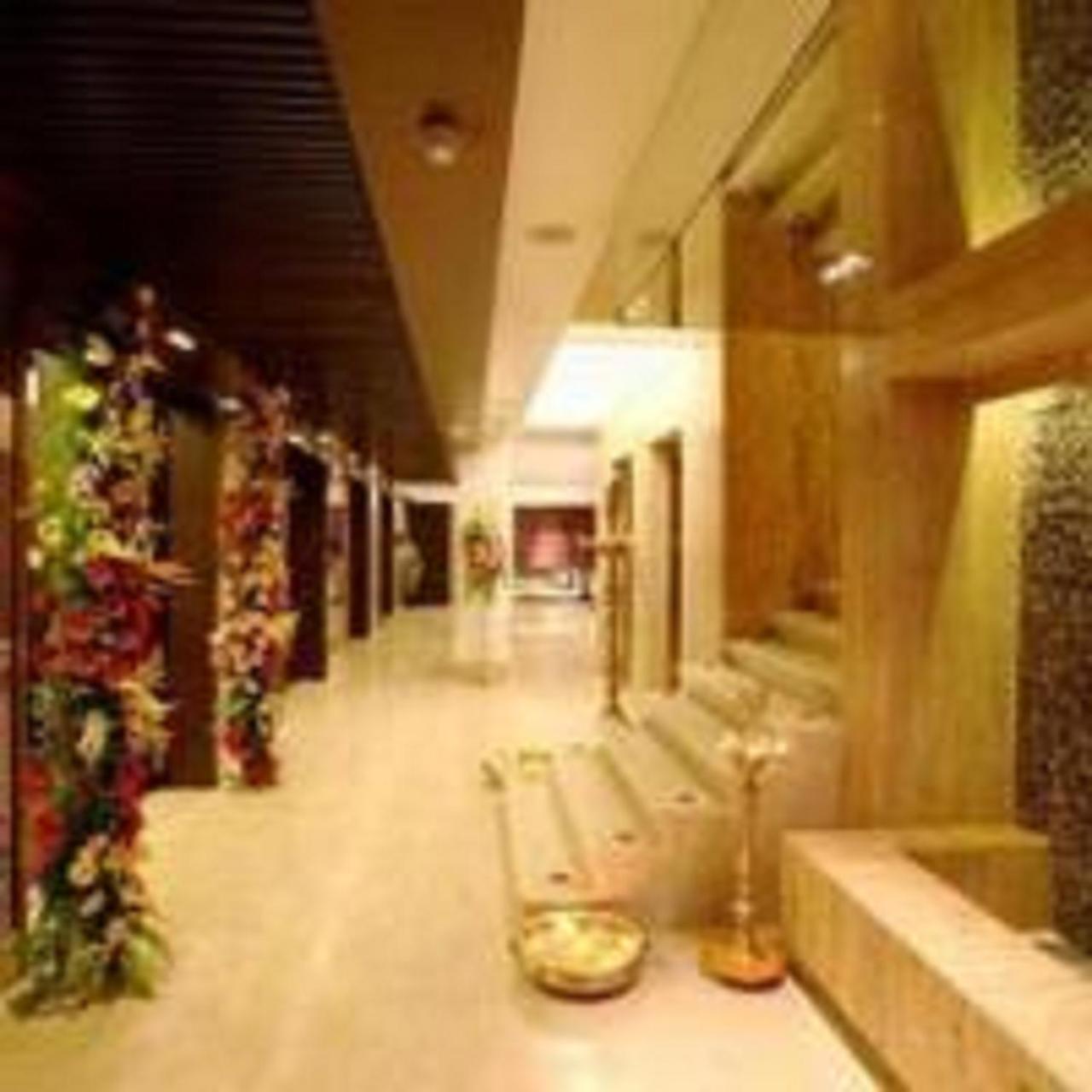 Hotel Yogi Executive, Navi Mumbai Zewnętrze zdjęcie
