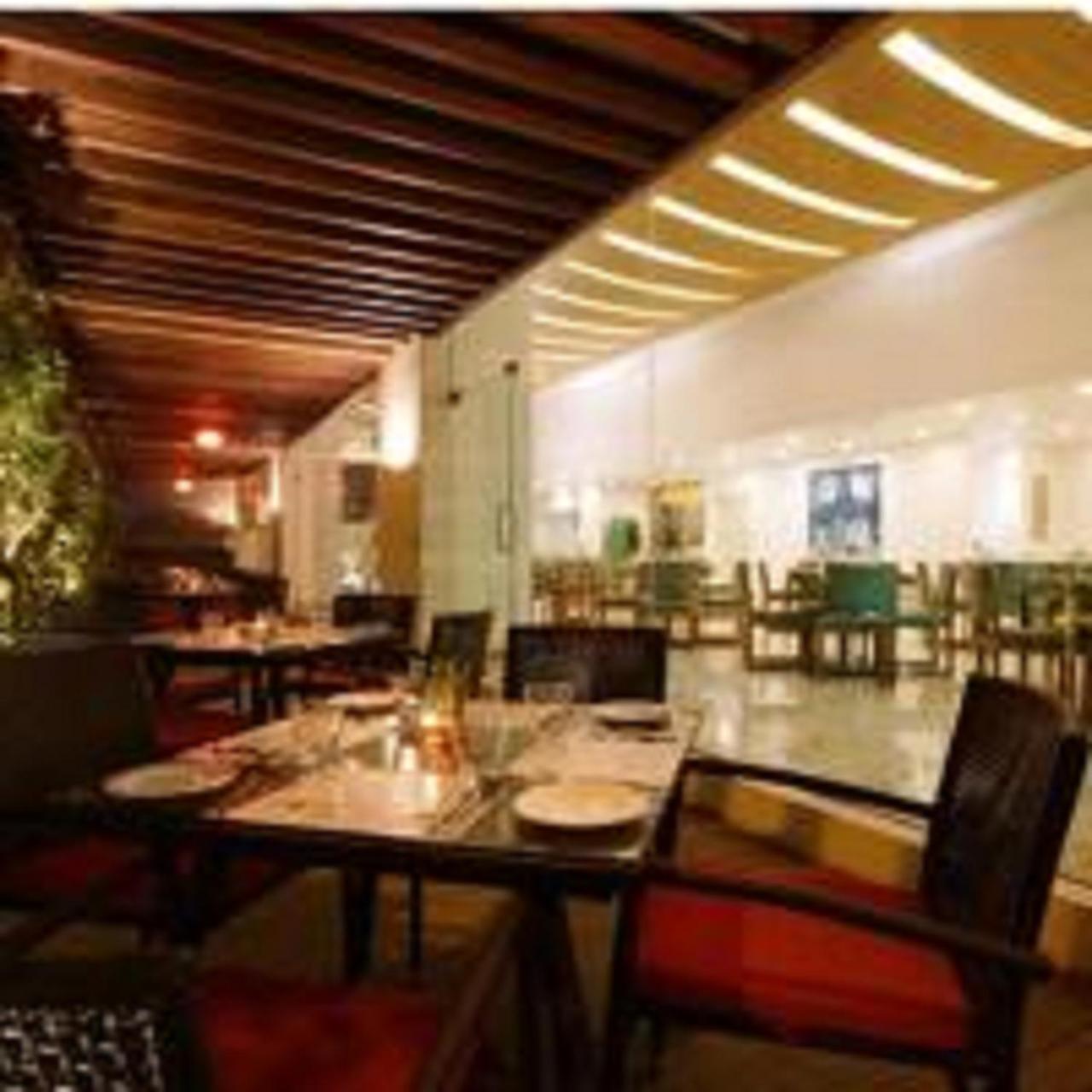 Hotel Yogi Executive, Navi Mumbai Zewnętrze zdjęcie